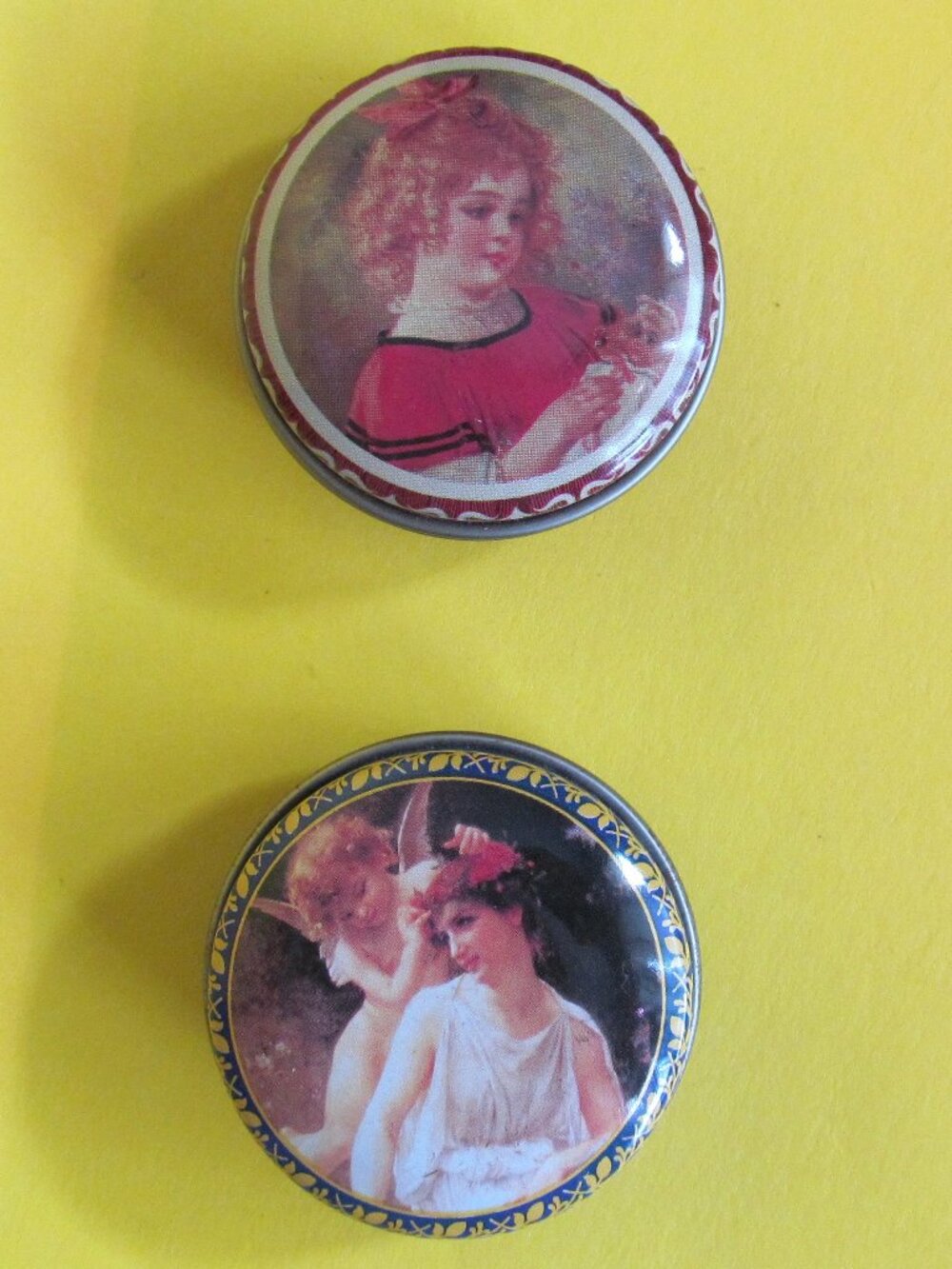 Vintage Victorian style pill box 2 pcs